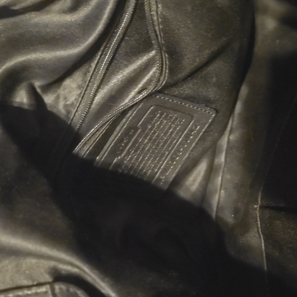 Vintage Elegant Black Leather Coach Shoulder Bag - Picture 7 of 10